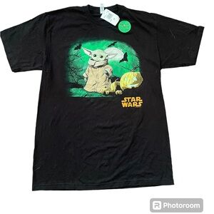 Star Wars Baby Yoda Glow-In-The-Dark Pumpkin Shirt‎